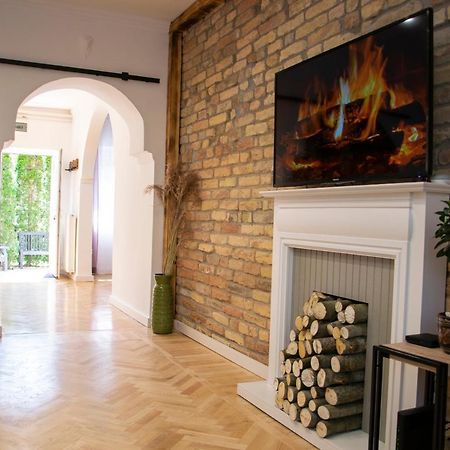 Season One Apartman Szeged Ngoại thất bức ảnh
