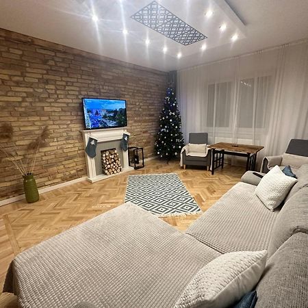 Season One Apartman Szeged Ngoại thất bức ảnh
