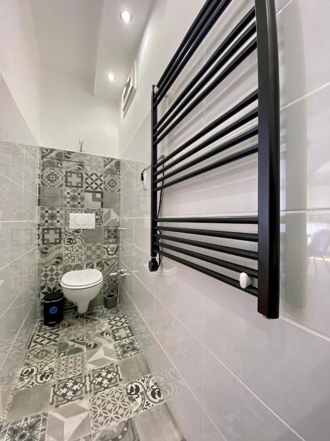 Season One Apartman Szeged Ngoại thất bức ảnh