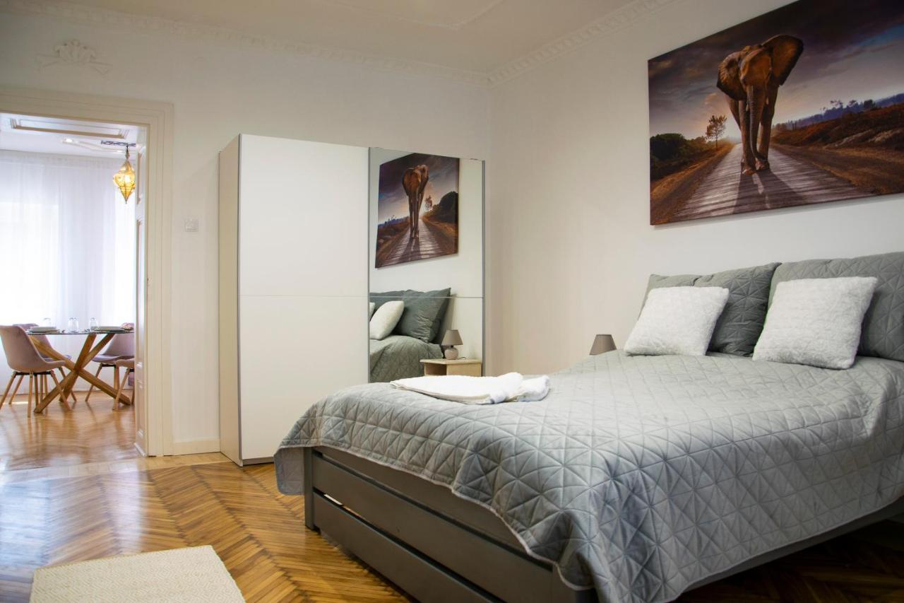 Season One Apartman Szeged Ngoại thất bức ảnh