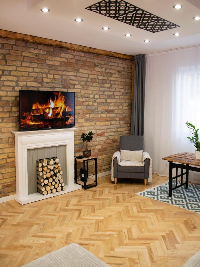 Season One Apartman Szeged Ngoại thất bức ảnh