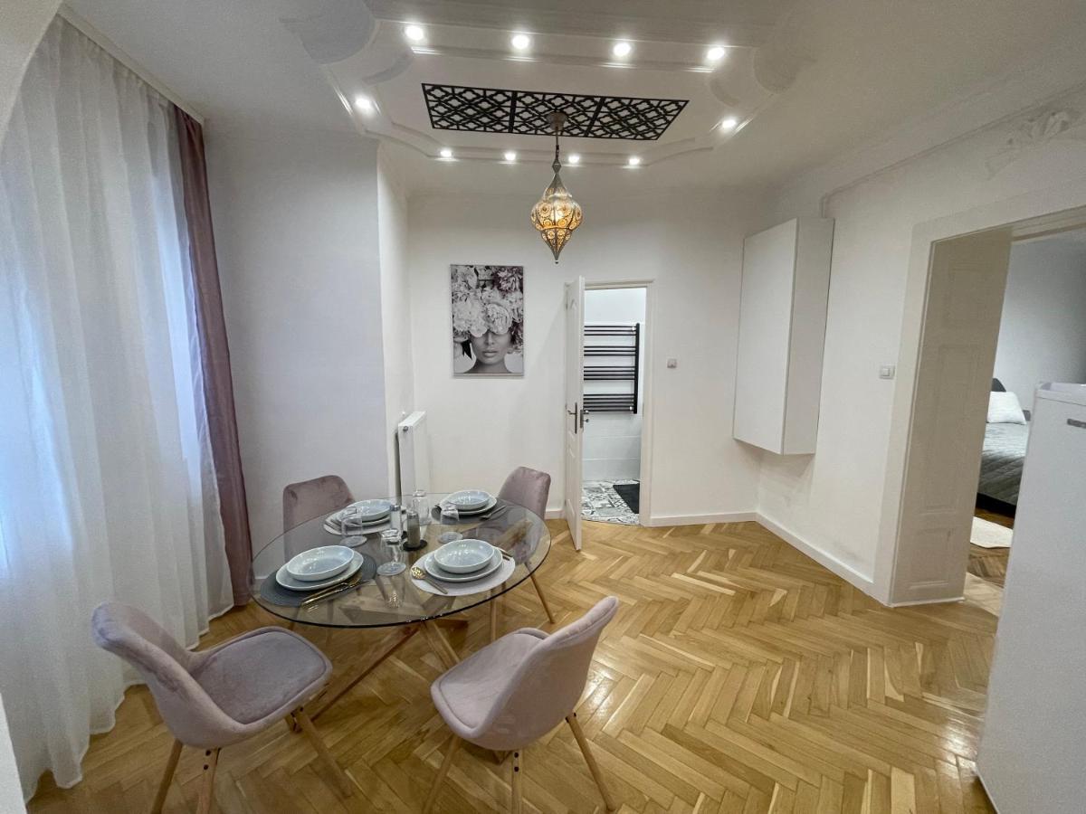 Season One Apartman Szeged Ngoại thất bức ảnh