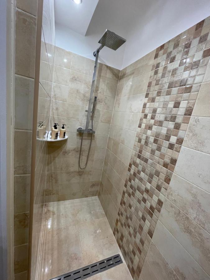 Season One Apartman Szeged Ngoại thất bức ảnh