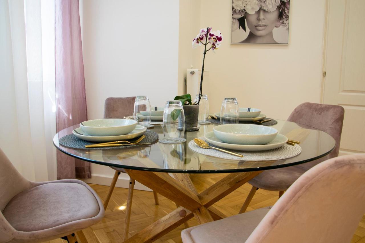 Season One Apartman Szeged Ngoại thất bức ảnh