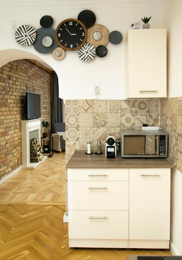 Season One Apartman Szeged Ngoại thất bức ảnh