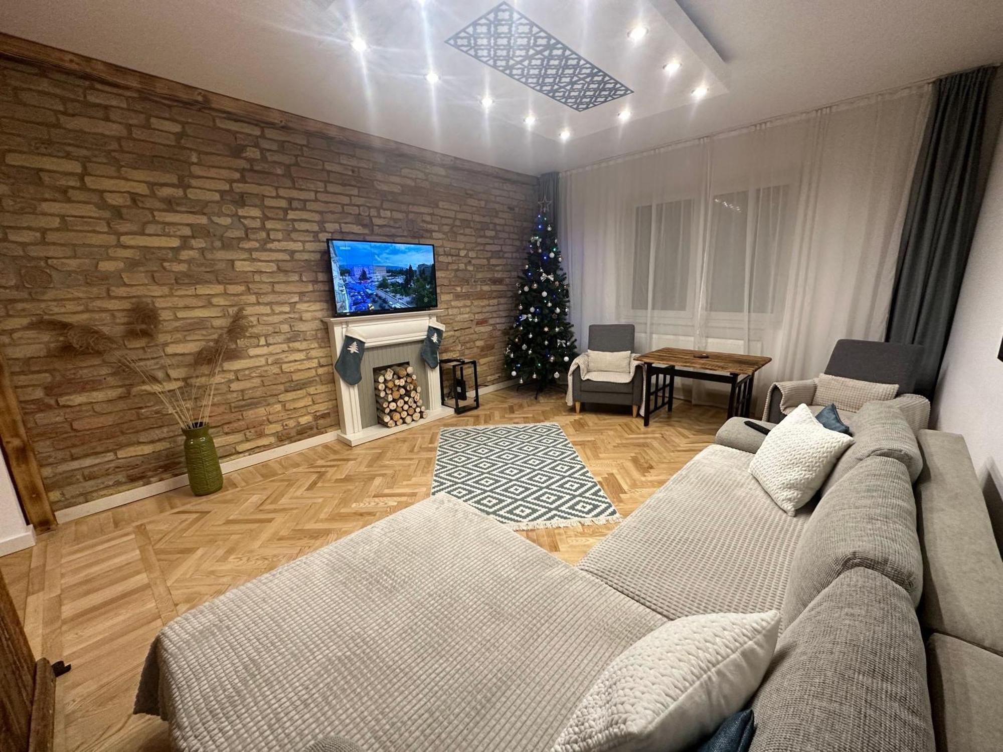 Season One Apartman Szeged Ngoại thất bức ảnh