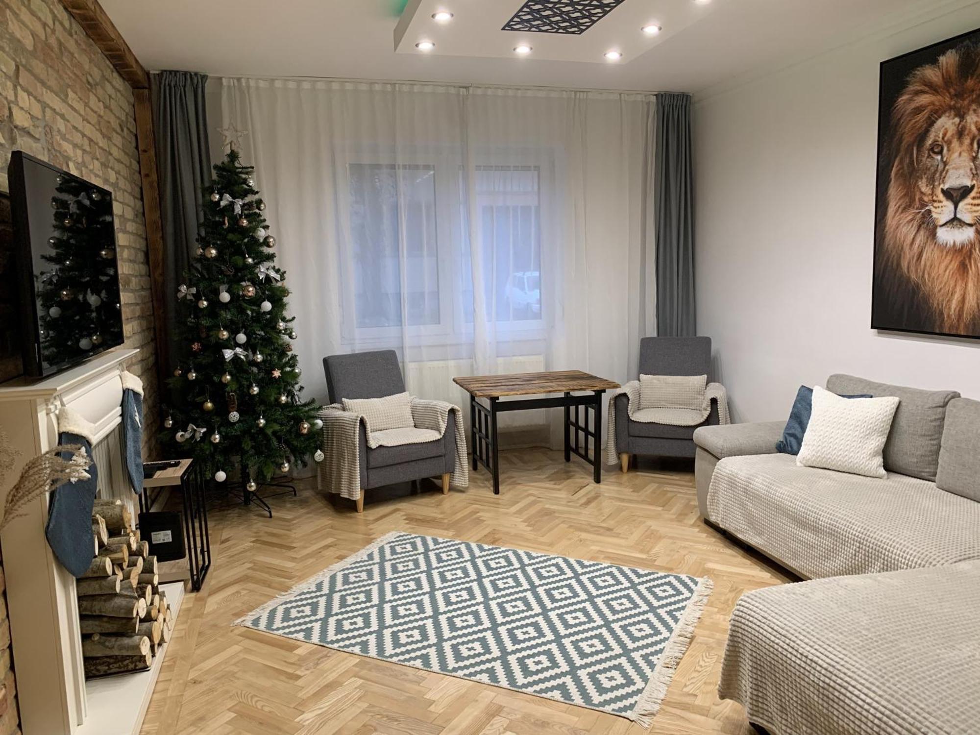 Season One Apartman Szeged Ngoại thất bức ảnh