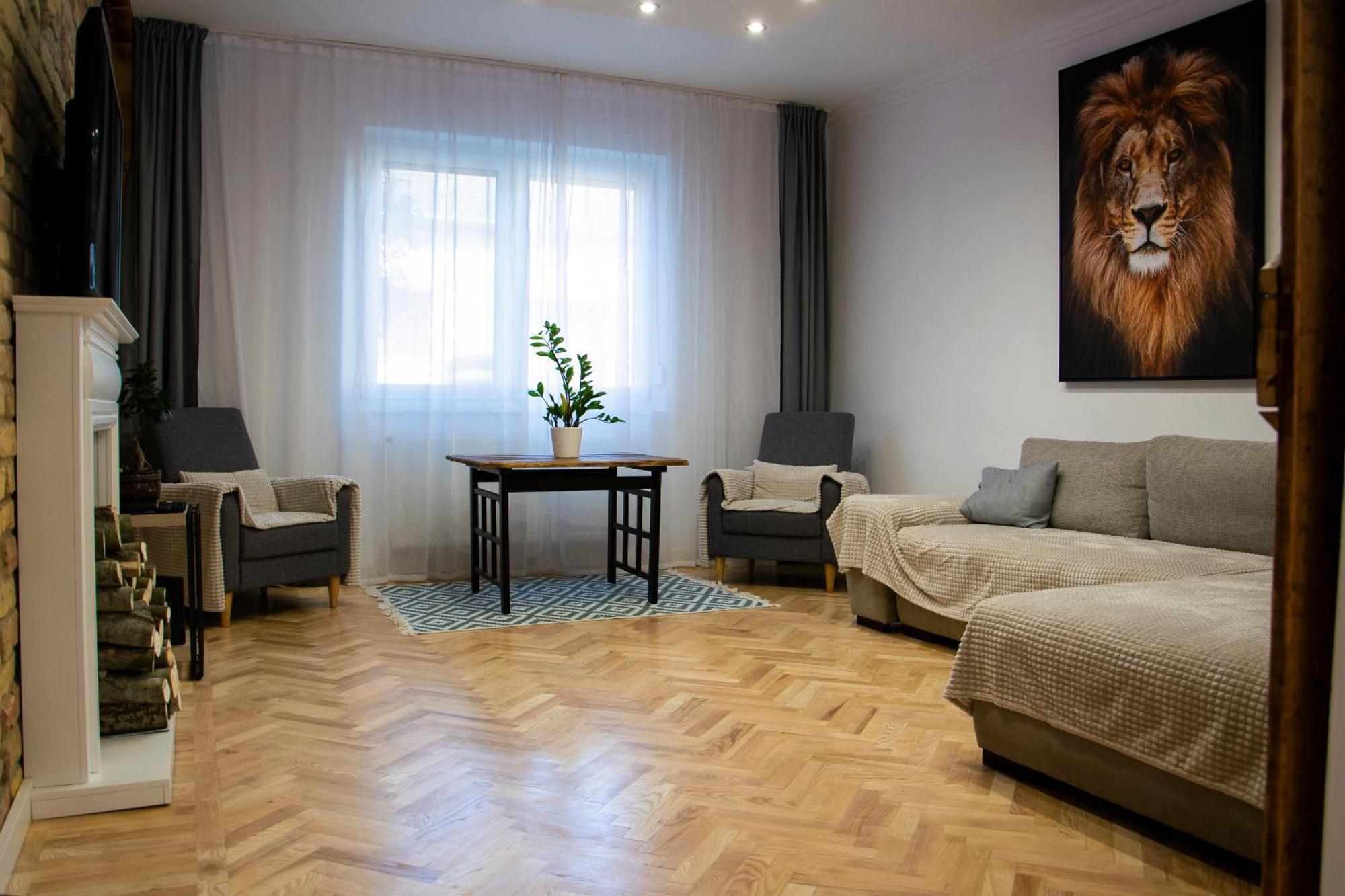 Season One Apartman Szeged Ngoại thất bức ảnh